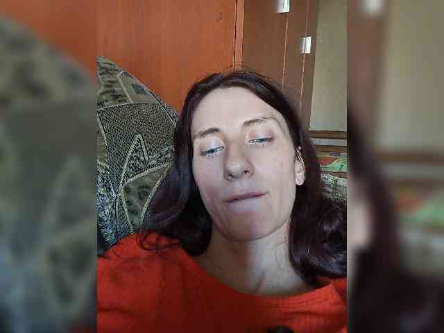 Kitty2044 webcam