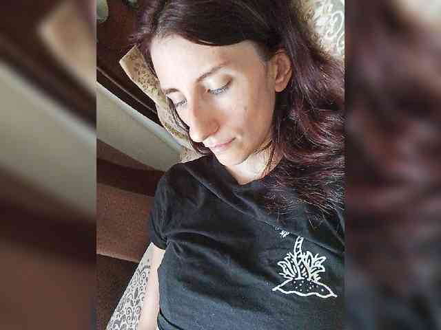 Kitty2044 webcam