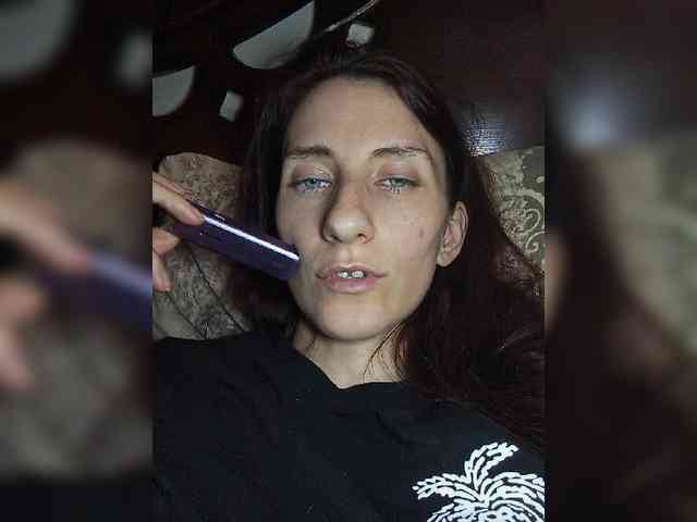 Kitty2044 webcam