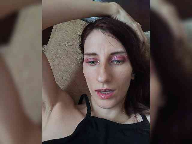 Kitty2044 webcam
