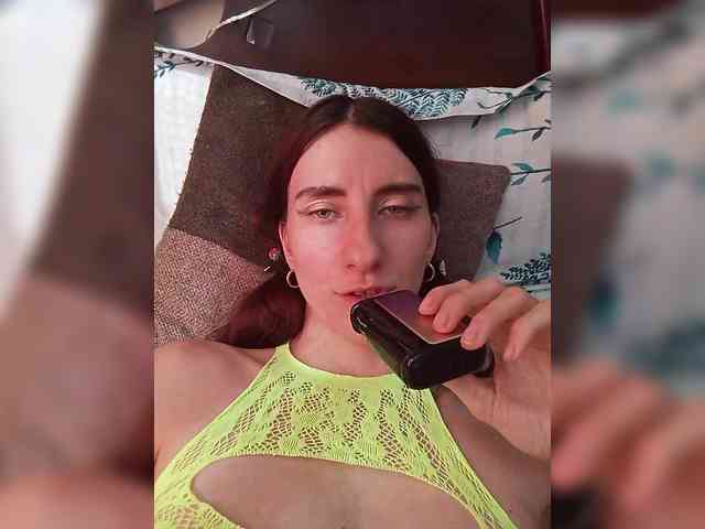 Kitty2044 webcam