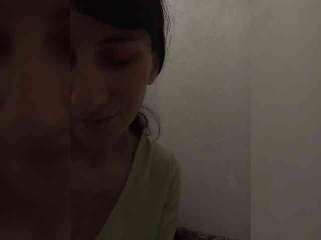 Kitty2044 webcam