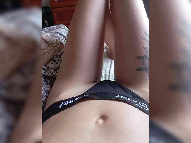 Kitty2044 webcam