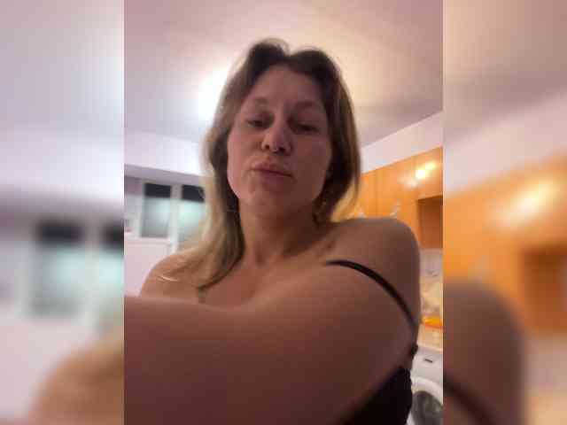 MarinaFit Live Webcam on BongaCams