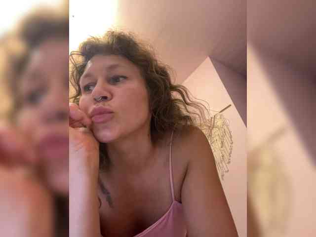 Marya_Hi webcam