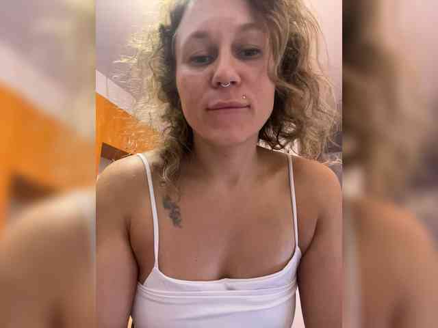 MarinaFit Live Webcam on BongaCams