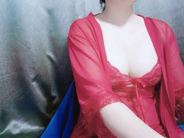 Lylytran99's BongaCams show and profile