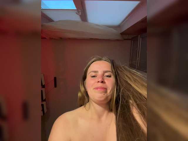 go to chat with LolaSexxx