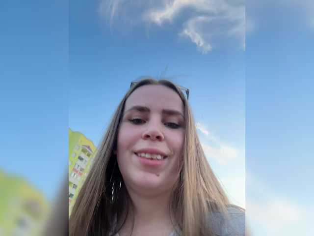 go to chat with LolaSexxx