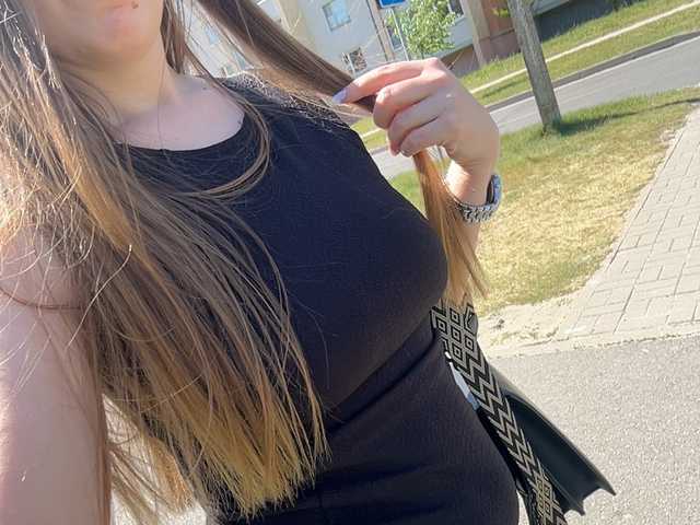 go to chat with LolaSexxx