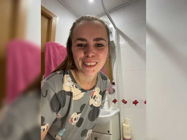 go to chat with LolaSexxx