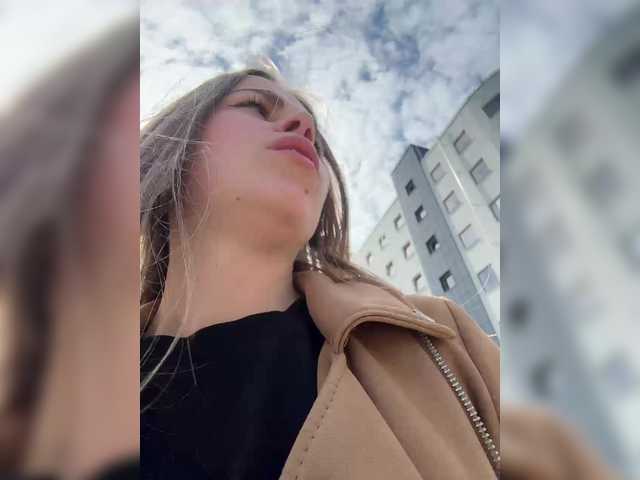 go to chat with LolaSexxx