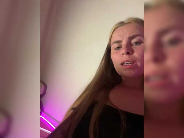 go to chat with LolaSexxx