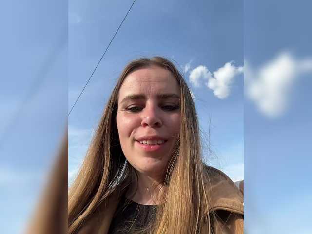 go to chat with LolaSexxx