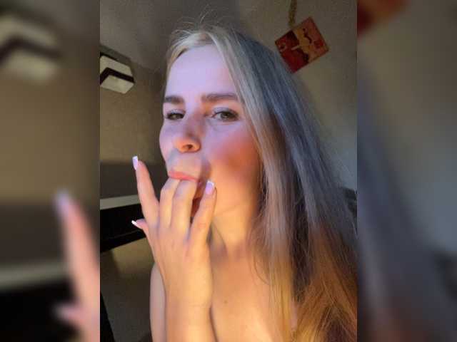 go to chat with LolaSexxx