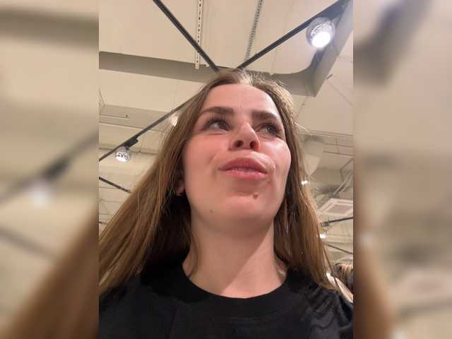 go to chat with LolaSexxx
