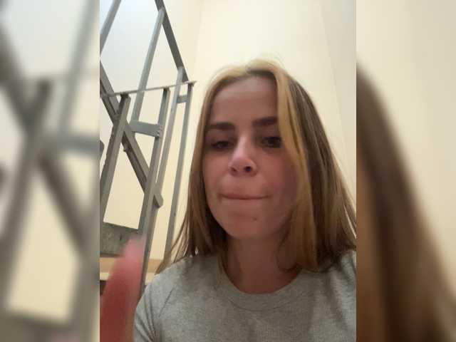 go to chat with LolaSexxx