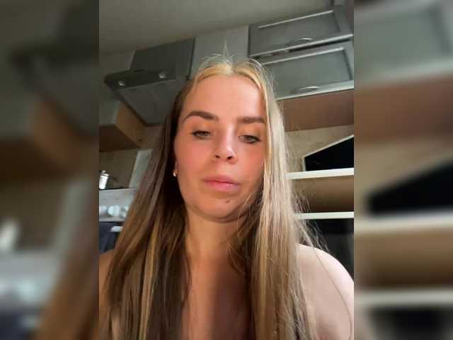 go to chat with LolaSexxx