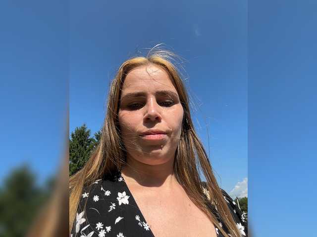 go to chat with LolaSexxx