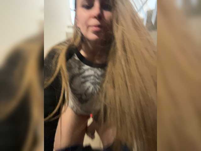 go to chat with LolaSexxx