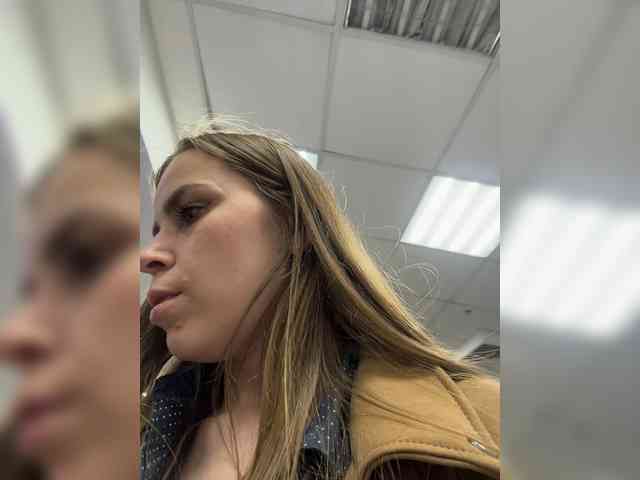 LolaSexxx webcam