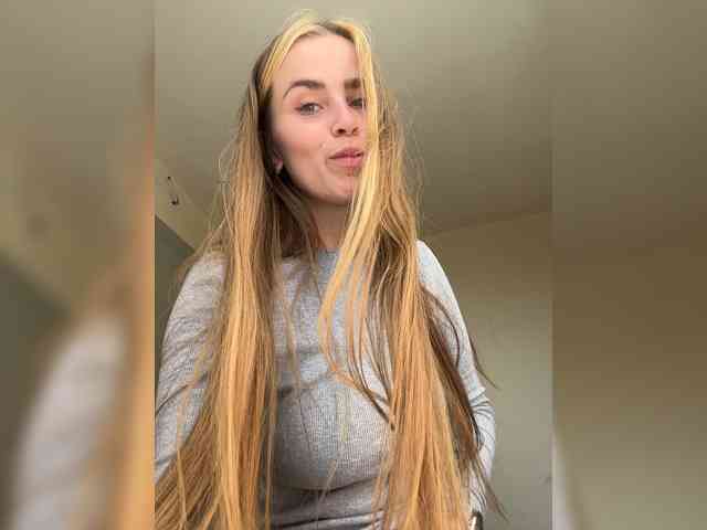 LolaSexxx webcam