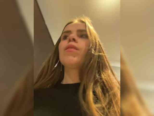 LolaSexxx webcam