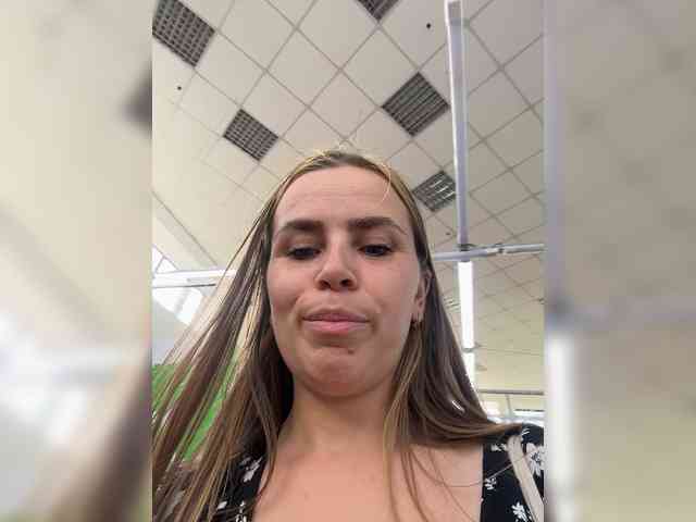 LolaSexxx webcam