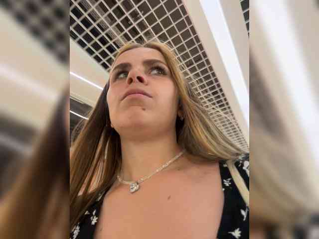 Lolasexxx's cam show statistics and live stream