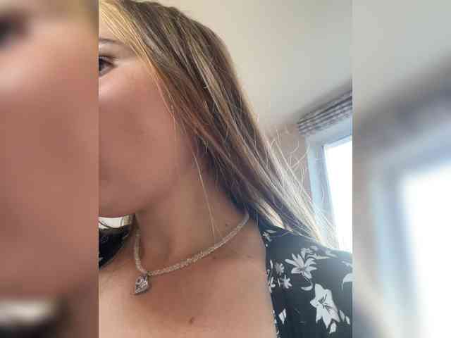 LolaSexxx webcam