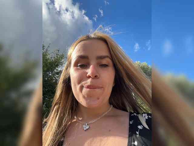 LolaSexxx webcam