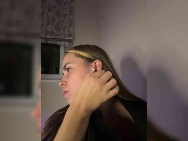 LolaSexxx webcam