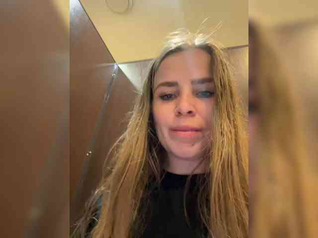 LolaSexxx webcam
