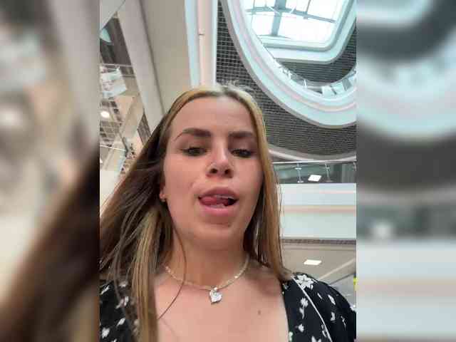 LolaSexxx webcam