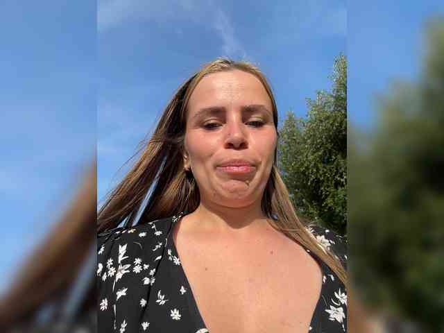 LolaSexxx webcam