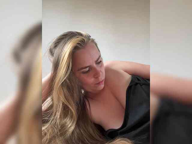 LolaSexxx webcam