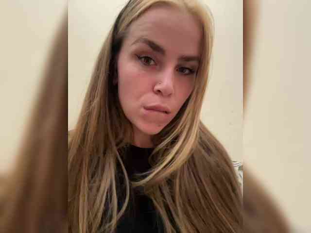 LolaSexxx webcam