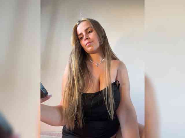 LolaSexxx webcam