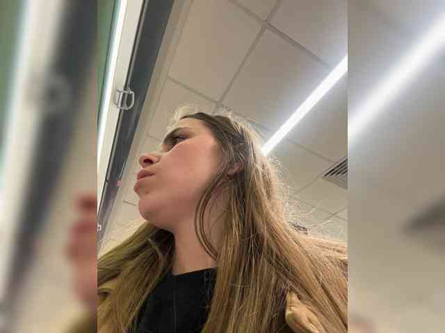 LolaSexxx webcam