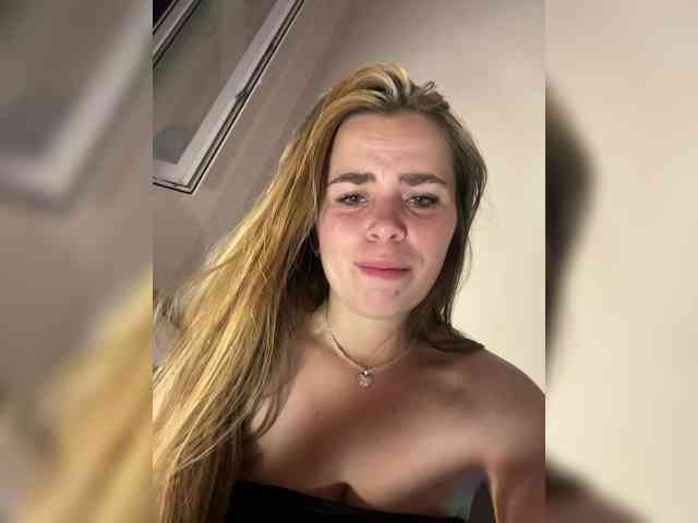 LolaSexxx webcam