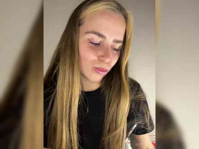 LolaSexxx webcam