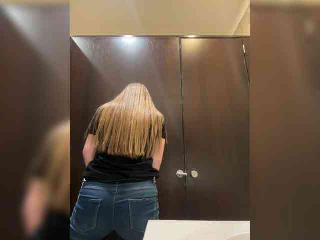 LolaSexxx webcam