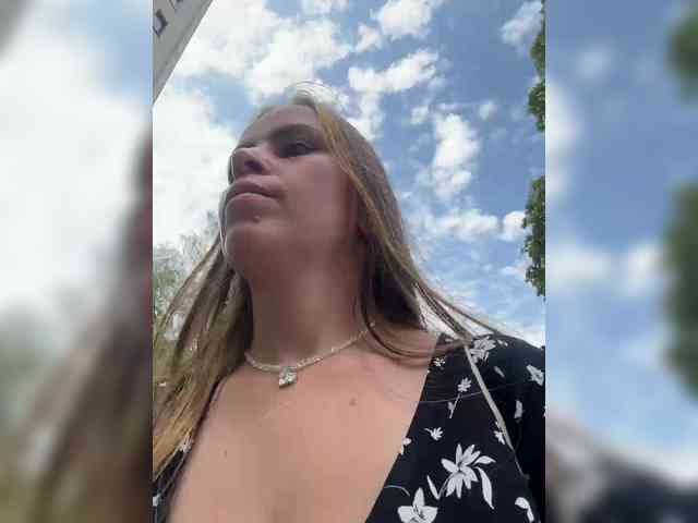 LolaSexxx webcam