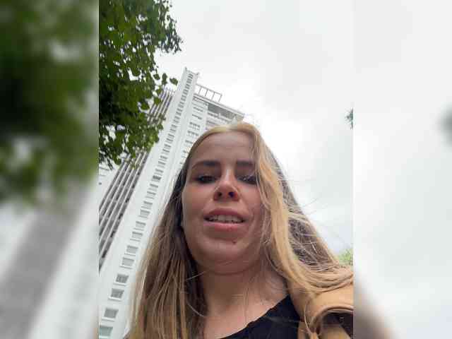 LolaSexxx webcam