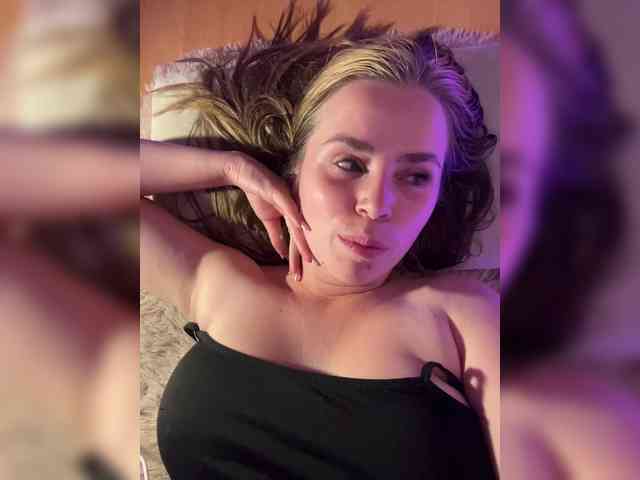 LolaSexxx webcam