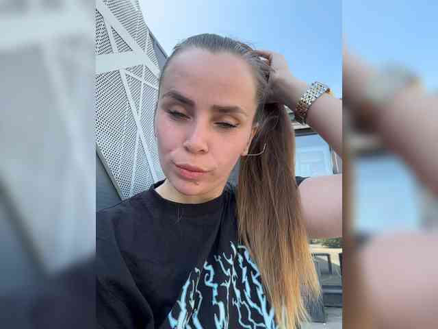 LolaSexxx webcam