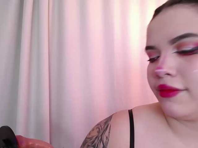 Annybutty live cam on BongaCams