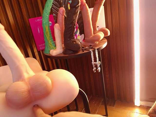 Annybutty live cam on BongaCams