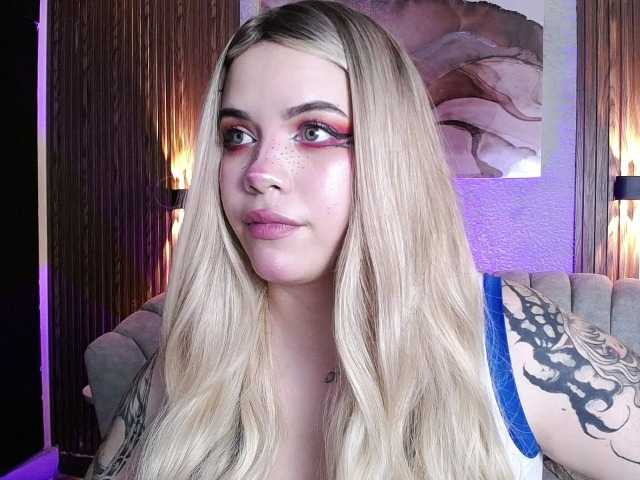 Annybutty live cam on BongaCams