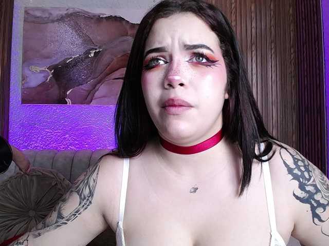 Annybutty live cam on BongaCams